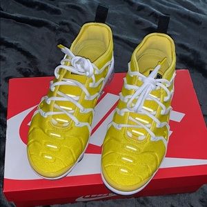 Yellow Nike Air Vapormax Plus